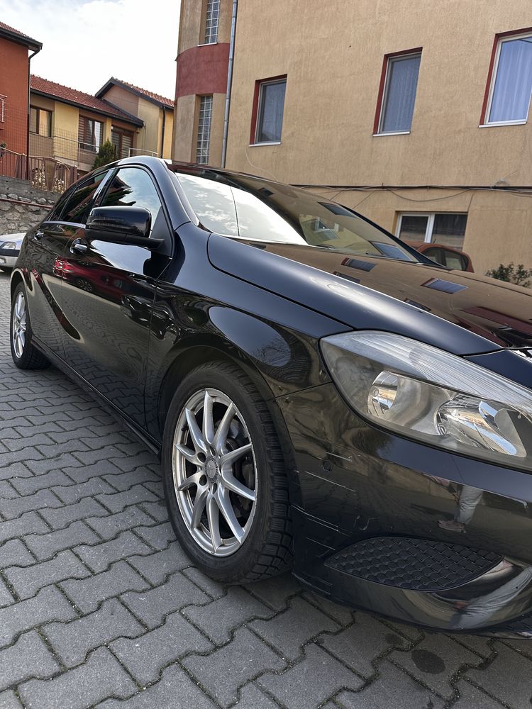 Mercedes Benz A180 automat 1.6 benzina, an 2013