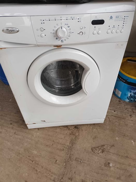 Vand 2 masini  de spalat pt piese merg amândouă