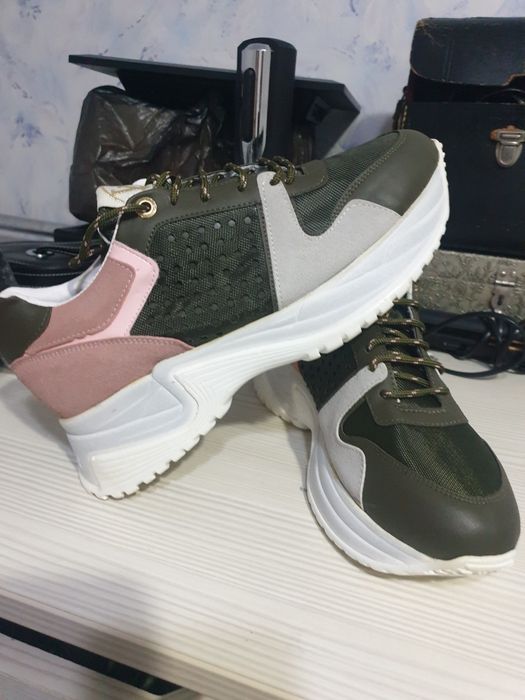 Pantofi sport dama. Marimi 37,38,39,40.