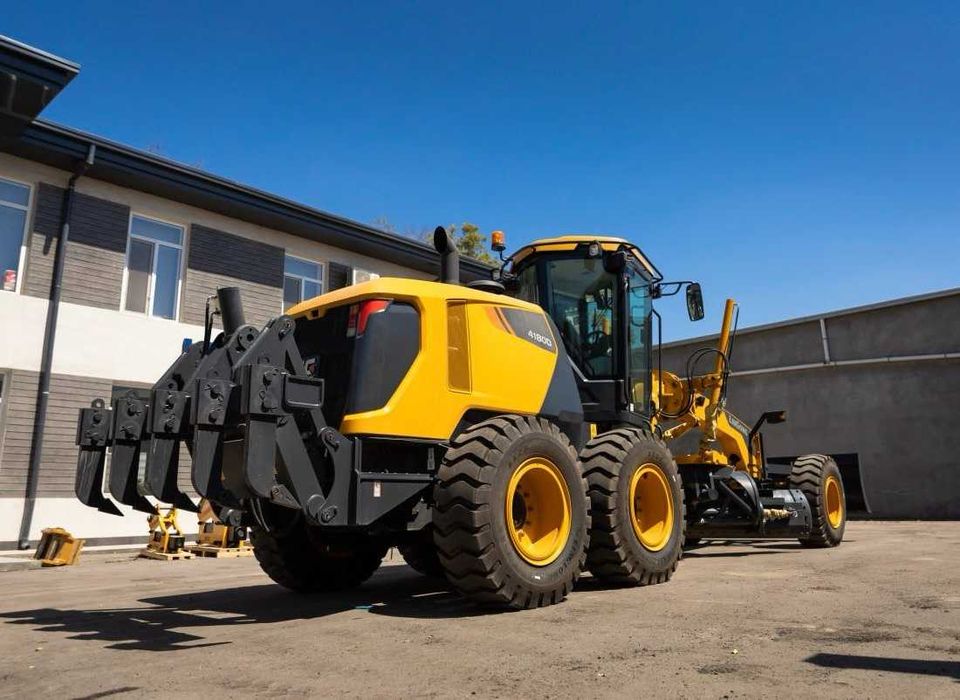Автогрейдер CLG4180