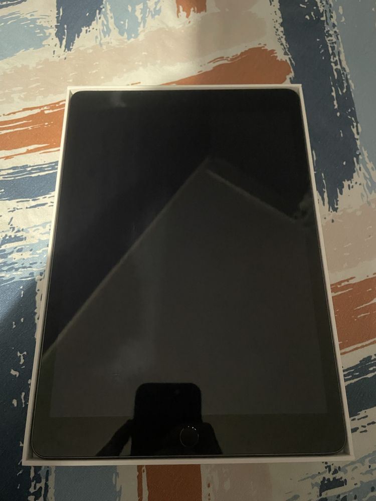 Продам ipad 9 (2021 года)