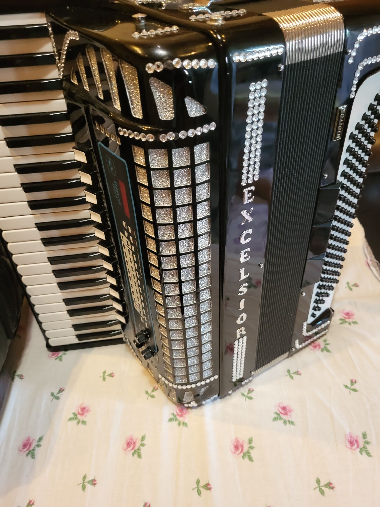 Vând acordeon Excelsior