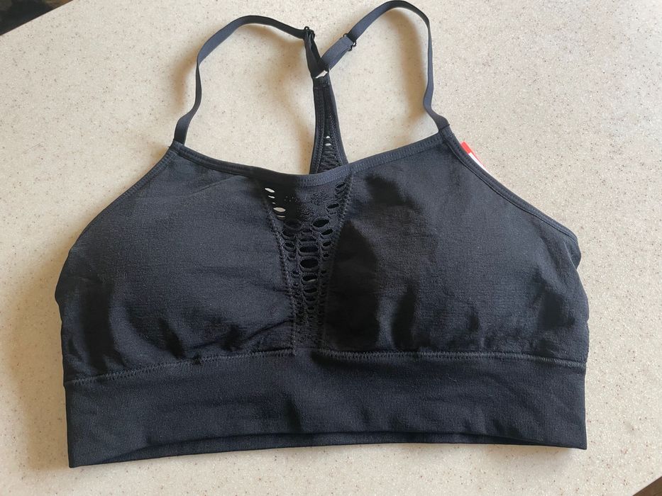 Bustiera sport H&M  neagra noua