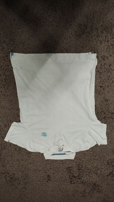 Vând polo Hilfiger jeans, M sau L mai strâmt