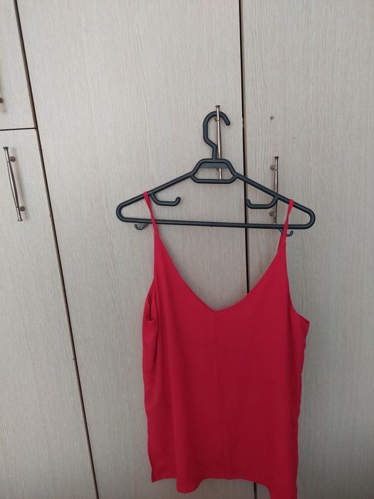 Top roșu H&M, nou, mărimea 42, bretele subțiri