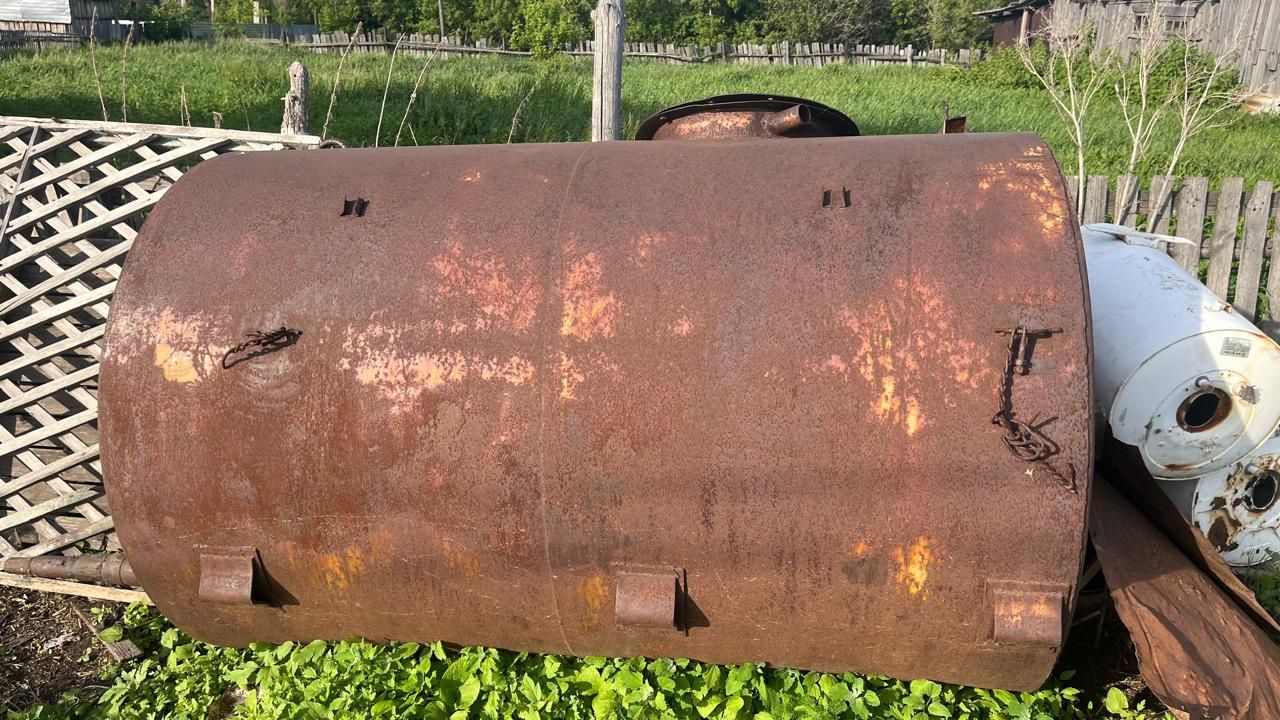 Продам емкость 3.Куб