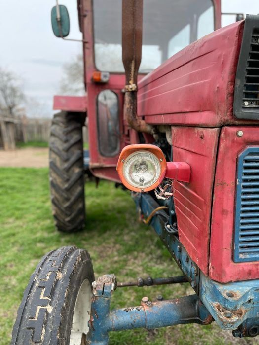 Se vindeTractor u 65.