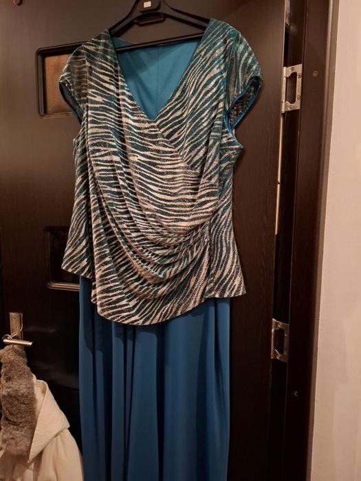 Rochie seara ,marimea 52,stare foarte buna,purtata doar o data.