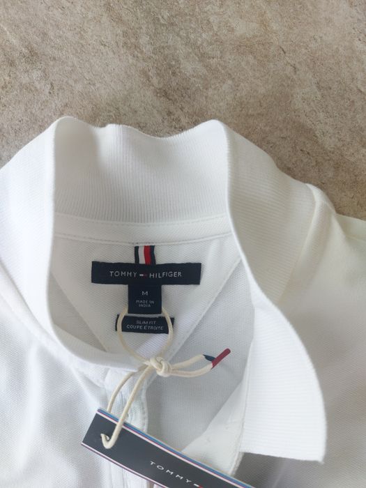Tricou Tommy Hilfiger NOU alb, stil polo