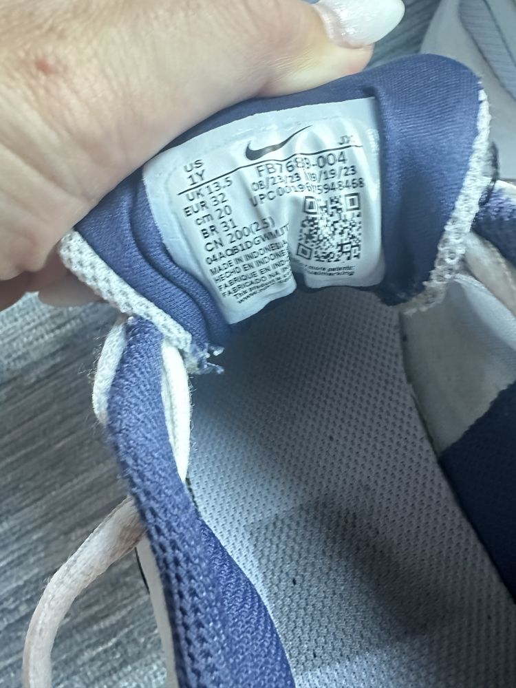Маратонки Nike Revolution 32 номер