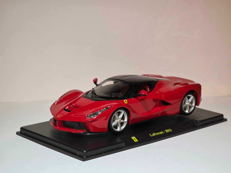Macheta Ferrari LaFerrari – Ixo / BBurago (1:24)