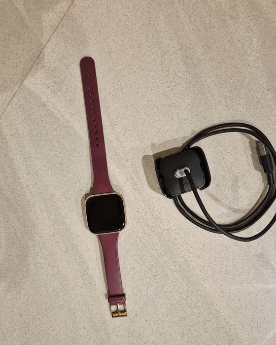 Fitbit Versa 2 - розов