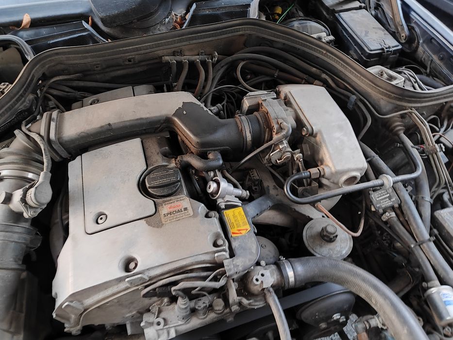 Мерцедес Бенц Е220