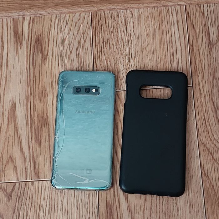 Samsung s10e 128гб