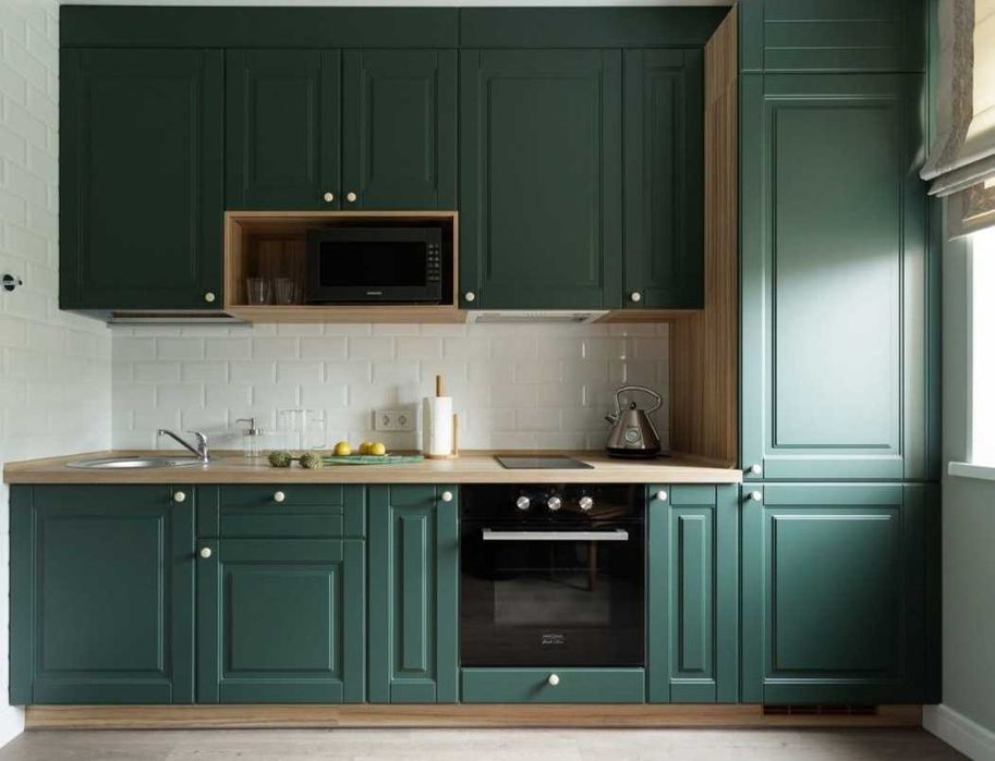 Кухненски шкафове от Масив по поръчка/проект. Маси и плотове.