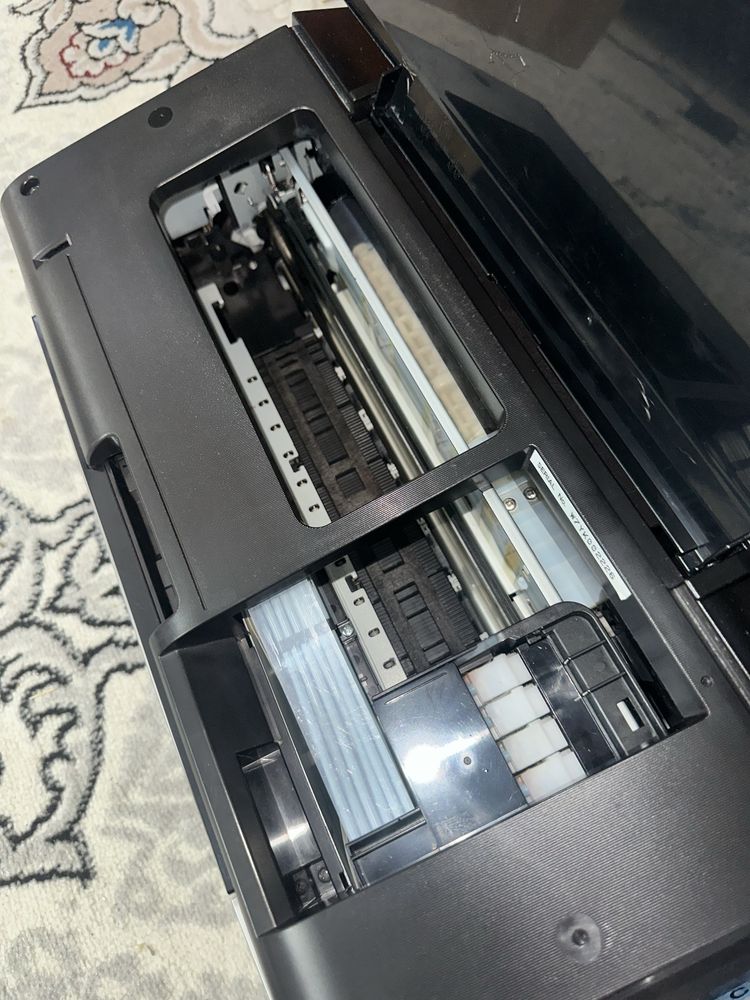 Epson L805 Wifi 6-ta rangli yangi printer holati ideal