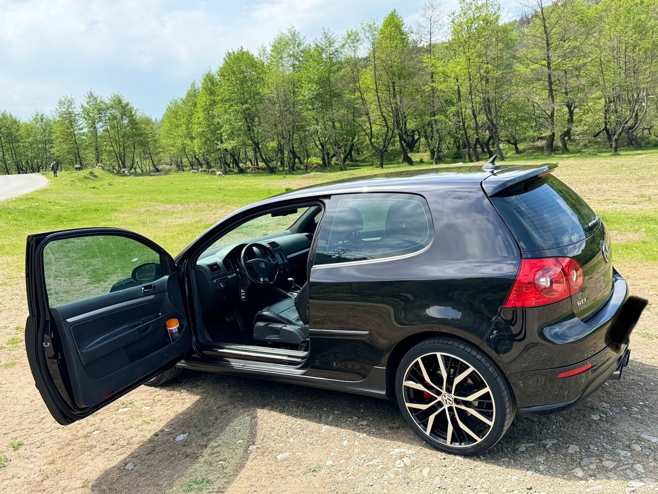 Se vinde Volkswagen GTI sport motor de 2.0 cu 200 CV anul 2005.