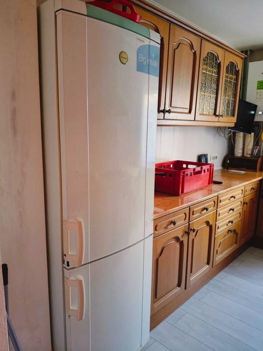 Frigider mare cu congelator mare/combină frigorifică