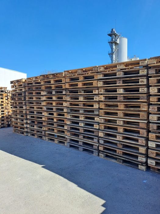 Vând paleti euro și NON euro