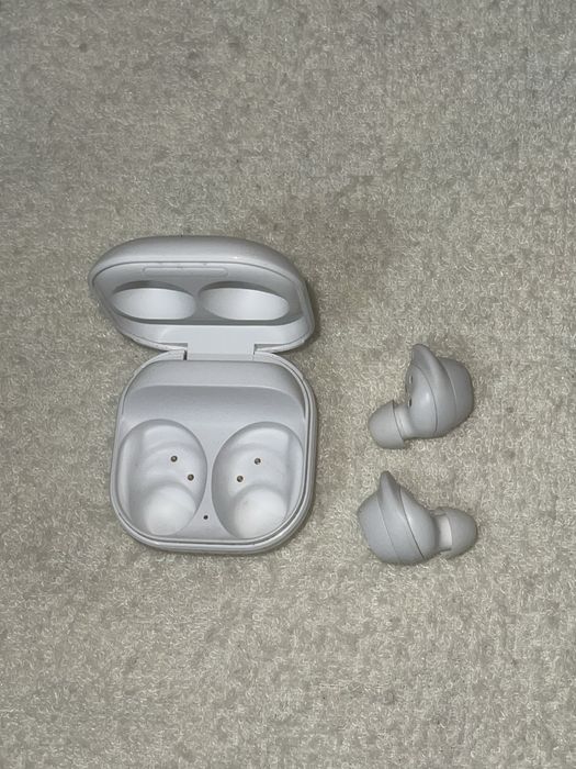 Galaxy buds FE.