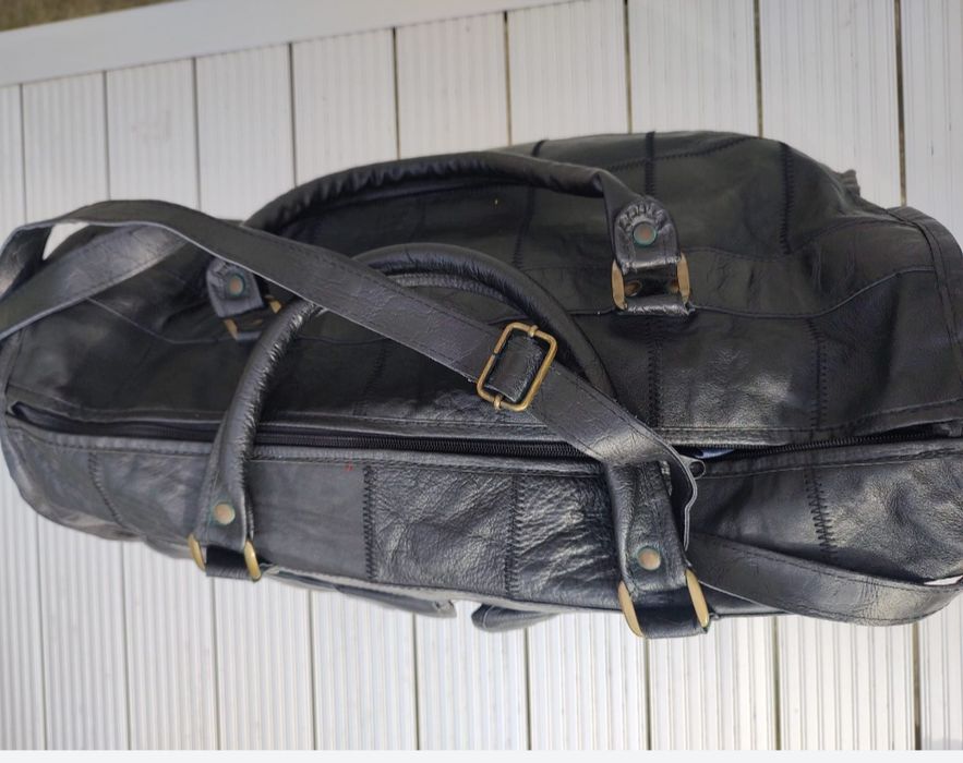 Genți din piele, una Pepe Jeans neagră  și încă 4 in stare buna