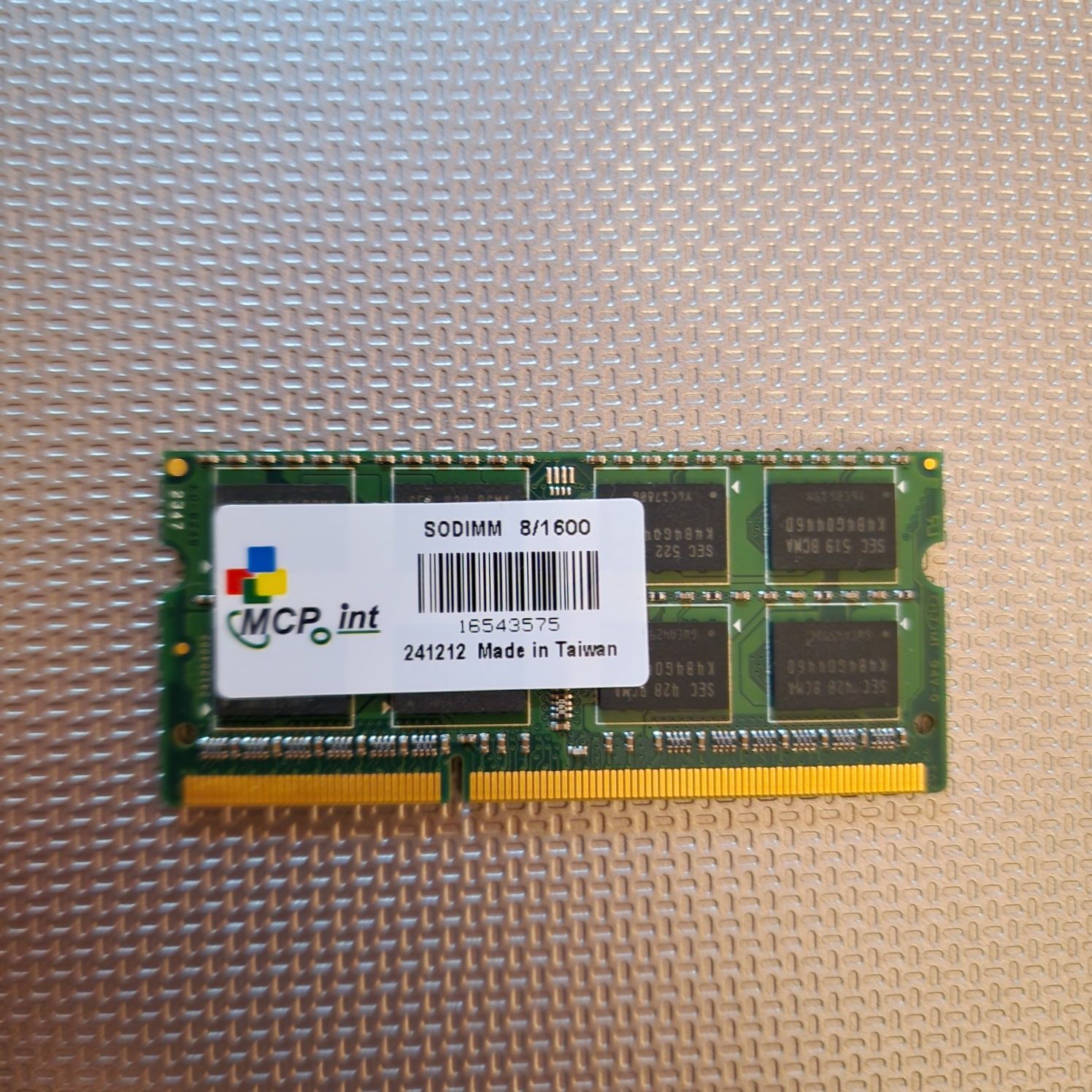 Продам оперативную память MCPoint SO-DIMM DDR3 1600 8 Гб