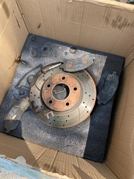 Продам диски перед и суппорта на Лансер 10