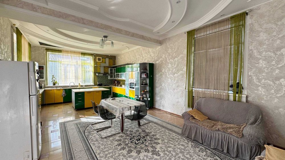 ПРОДАЕТСЯ ДОМ Ор.р: Российское посольство  6,8 Соток 8 Комната