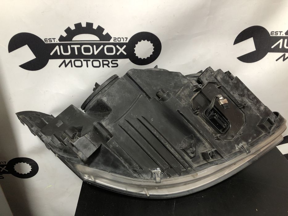 Far stanga bixenon Mercedes Benz S Class W221 de la 2007