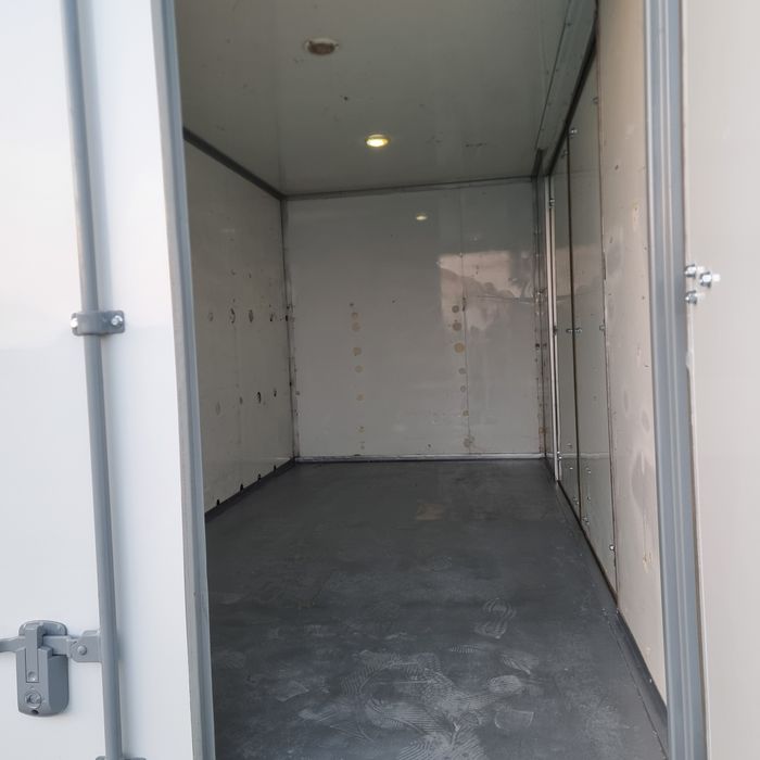 Сотилади 
Bongo |||  1.2 тон 
Изатермос бутка бузилмай келган балантид