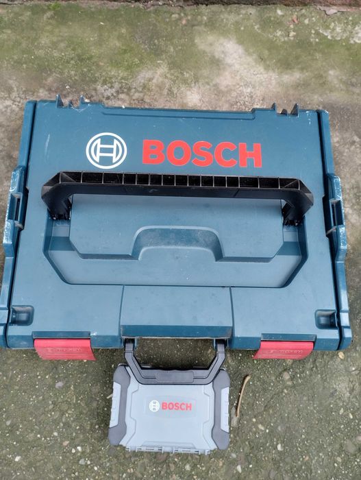 Bormașină BOSCH cu baterie