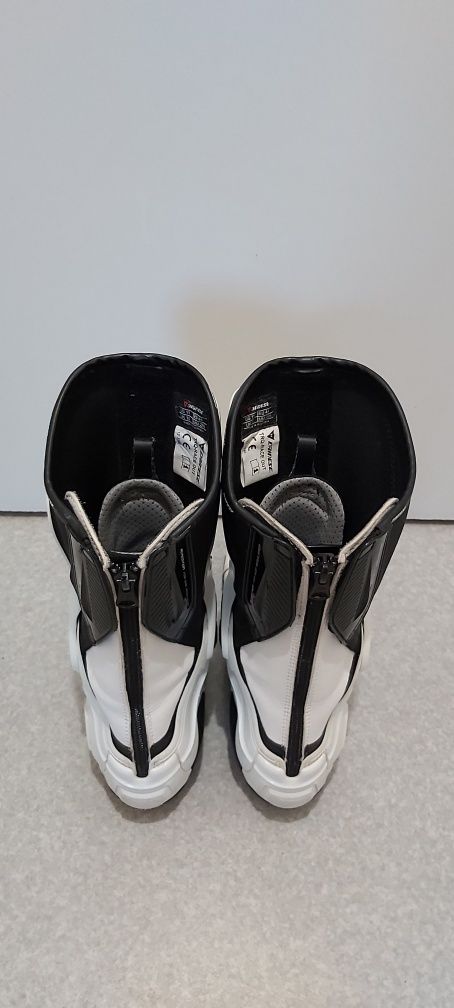 Dainese Torque Race Out N°44