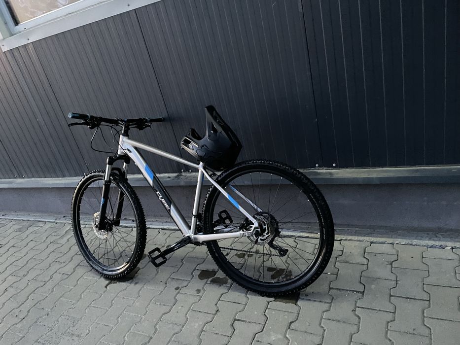 Vând bicicletă CUBE ATTENTION