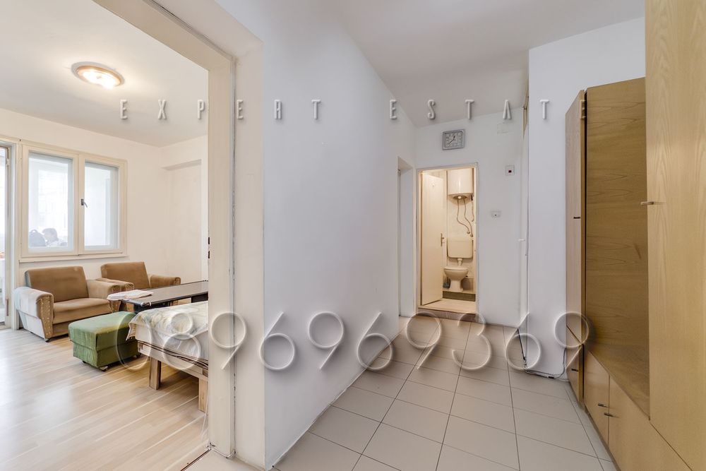 Продава се Четиристаен апартамент в Варна, Център - 105 кв.м за 1761 €/кв.м - Снимка #1