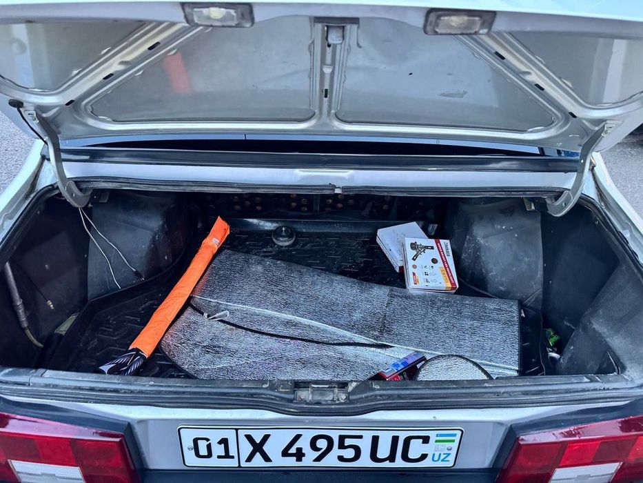 Продаётся лада девятка.