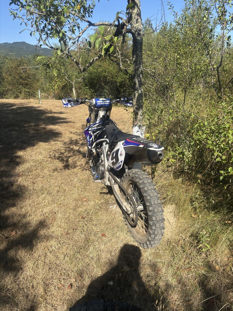 Продавам Yamaha yz250f
