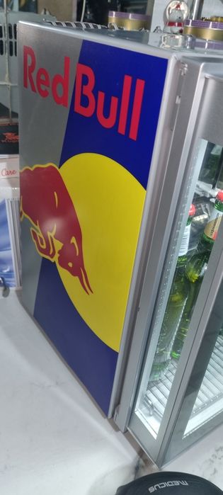 Frigider redbull