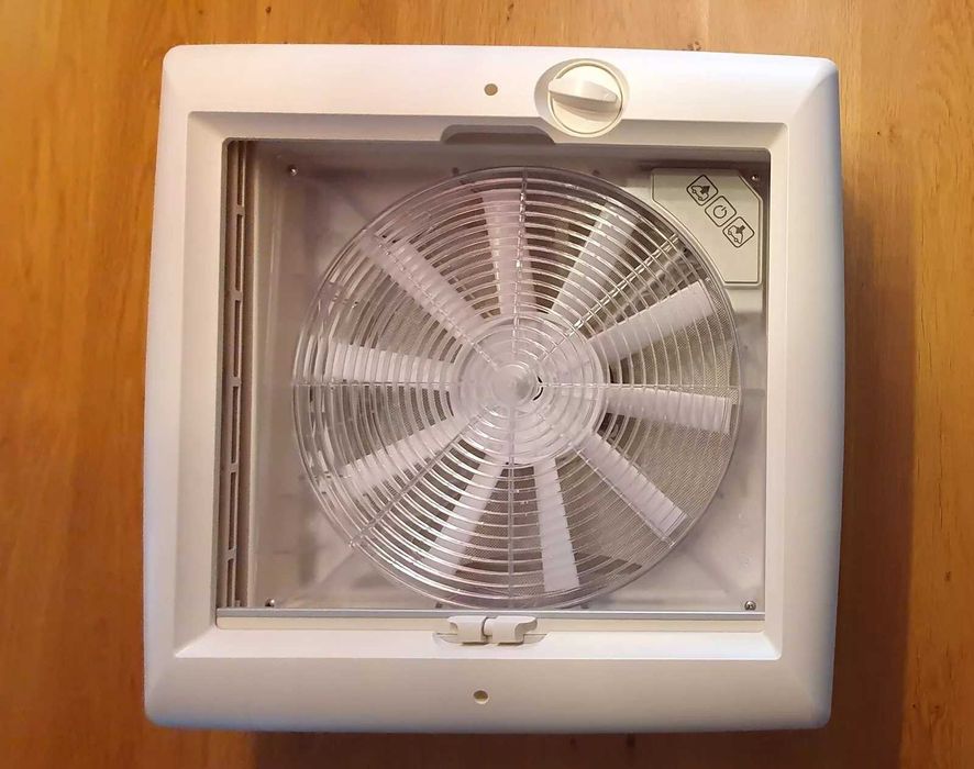 OmniVent 40x40 trapa Thule rulota 12V Kit camper ventilator