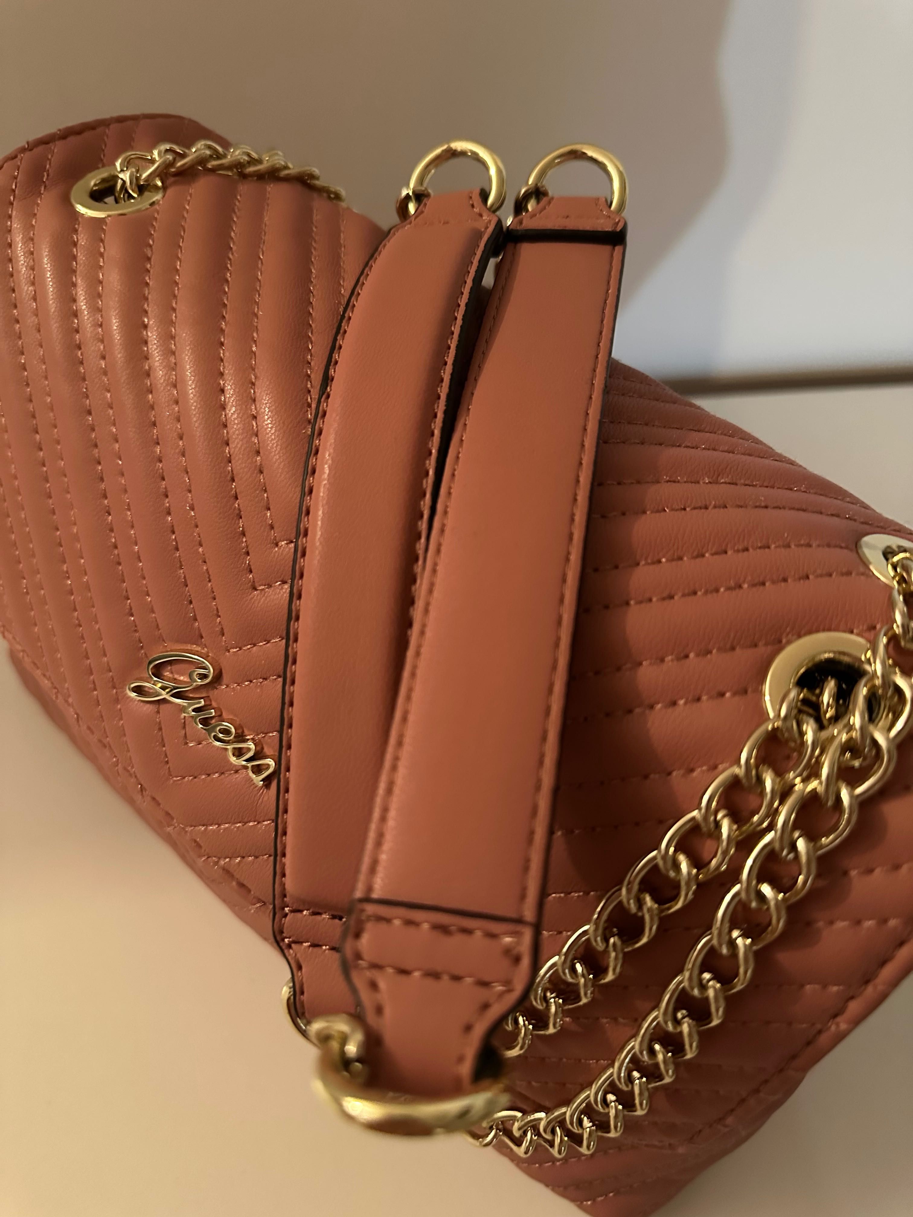 Чанта Guess чисто нова не носена
