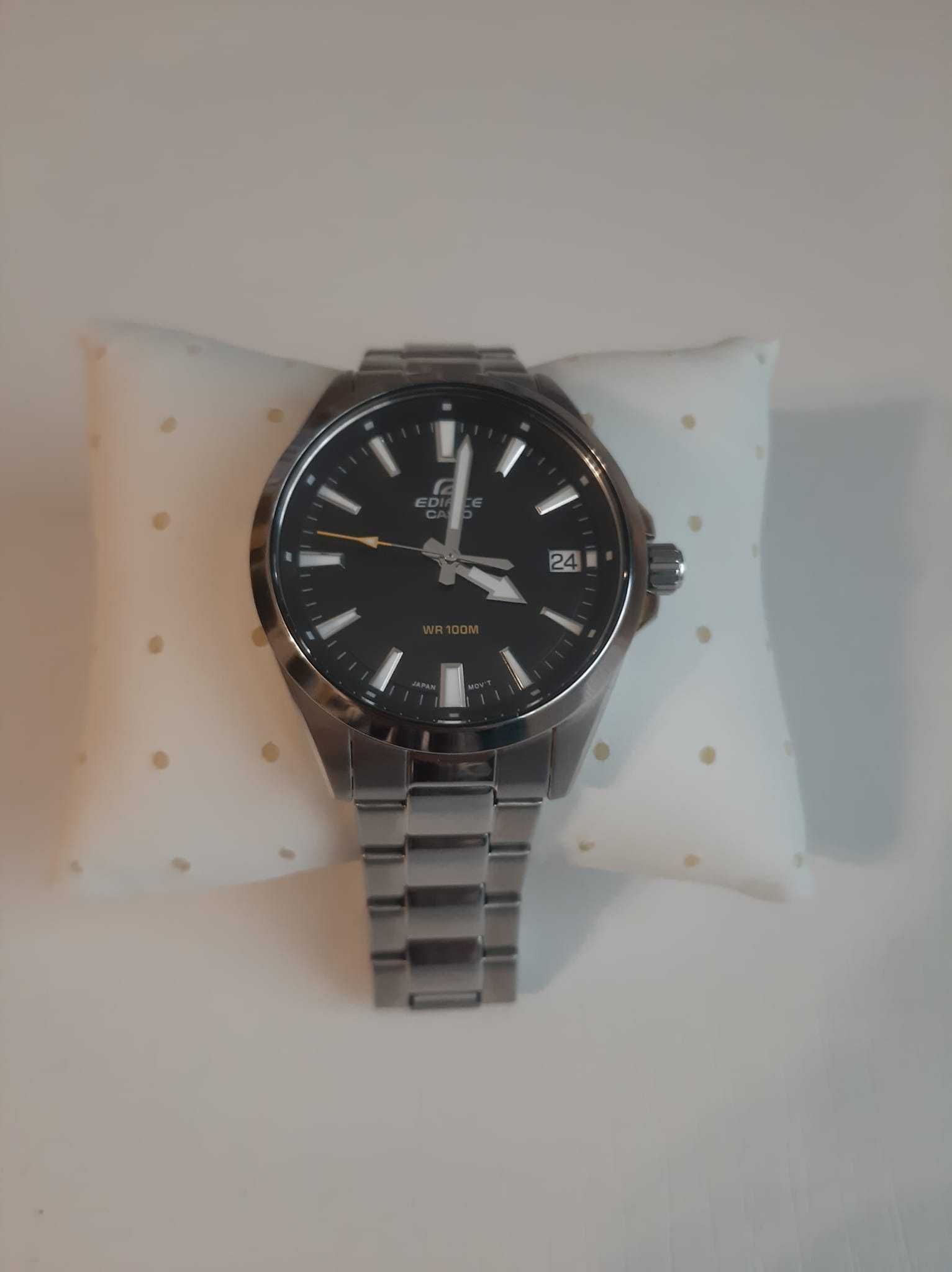 Ceas Casio Edifice 100 D -1AVUEF cu bratara din otel inoxidabil - NOU