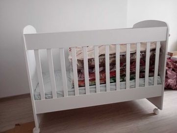 Бебешки креват с матрак НОВИ