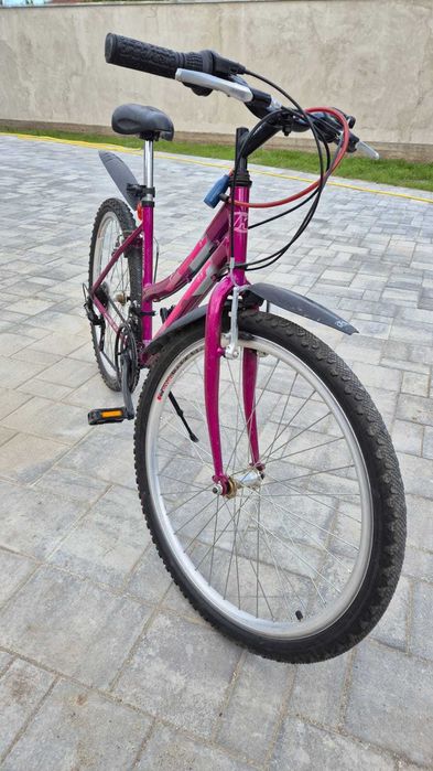 Bicicleta cu roti de 24" In stare exceptionala.