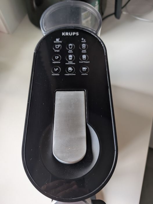 Espresor Krups Nespresso cu spuma de lapte