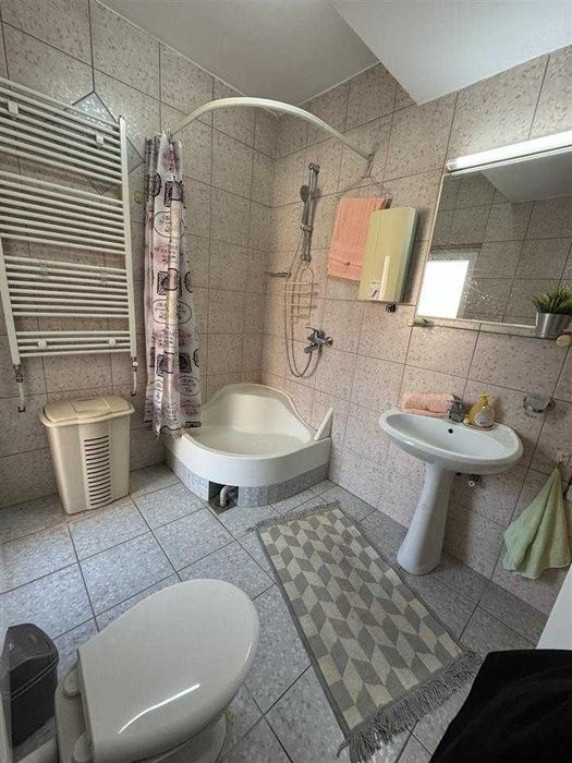 Дава се под наем Многостаен апартамент в Пловдив, Южен - 96 кв.м за 453.9 € - Снимка #9