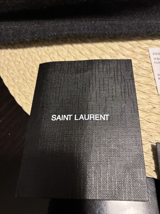 Yves Saint Laurent напълно автентична с документи