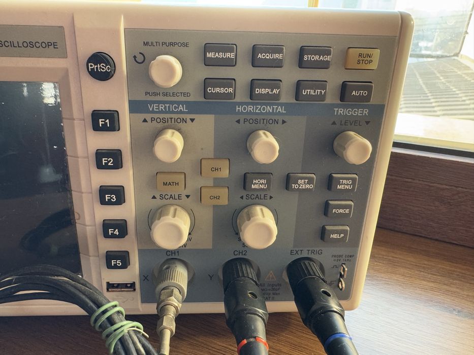 Осцилограф UNI-T UTD2102C