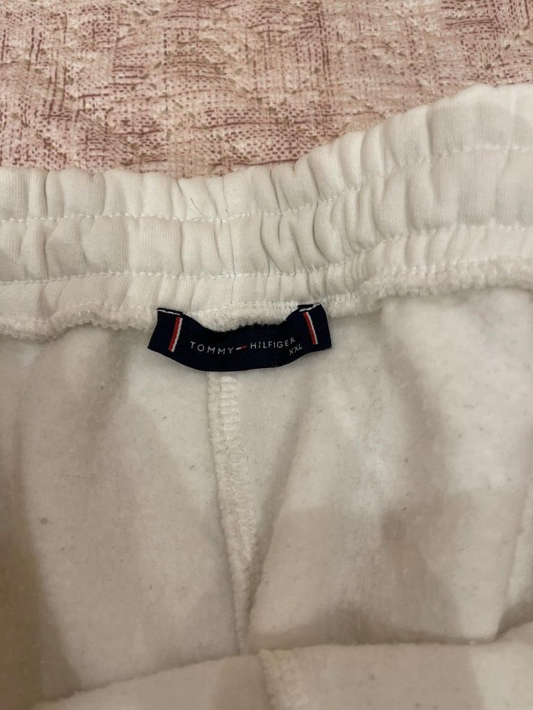 Екип Tommy Hilfiger XXL