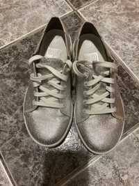 Кожени сребърни обувки”Fittlop” 36 номер