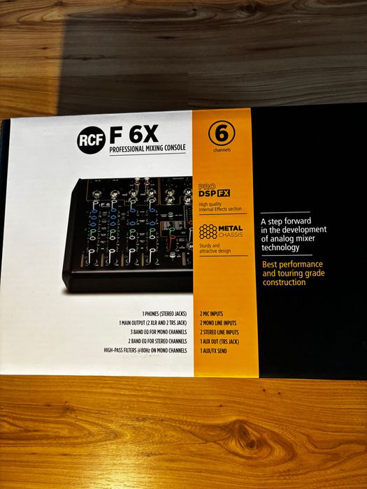 Mixer RCF F6X de vânzare + husă cadou!