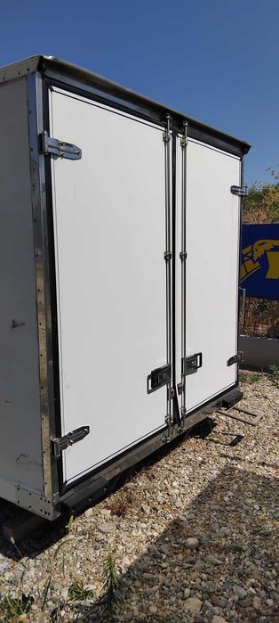 Cub frigorific , bena, container, magazie , Iveco , depozitare